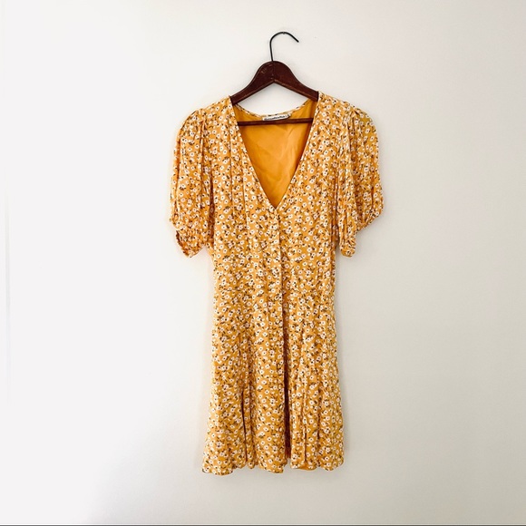 Abercrombie and Fitch | delicate floral yellow button dress with puff sleeves - Picture 4 of 6